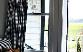 Te Kopura Lodge